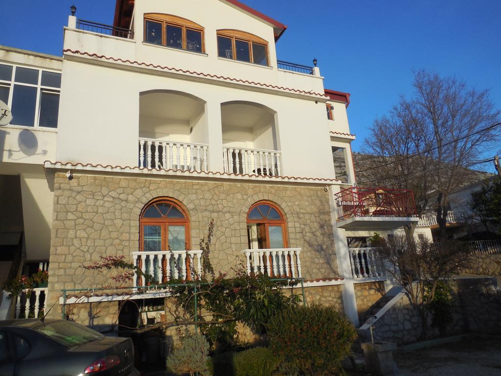 Apartments Veni Up Starigrad Paklenica Exterior photo