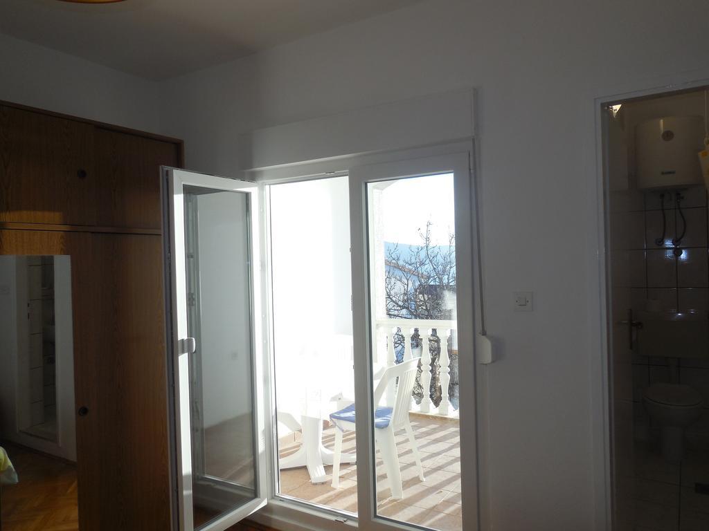 Apartments Veni Up Starigrad Paklenica Exterior photo
